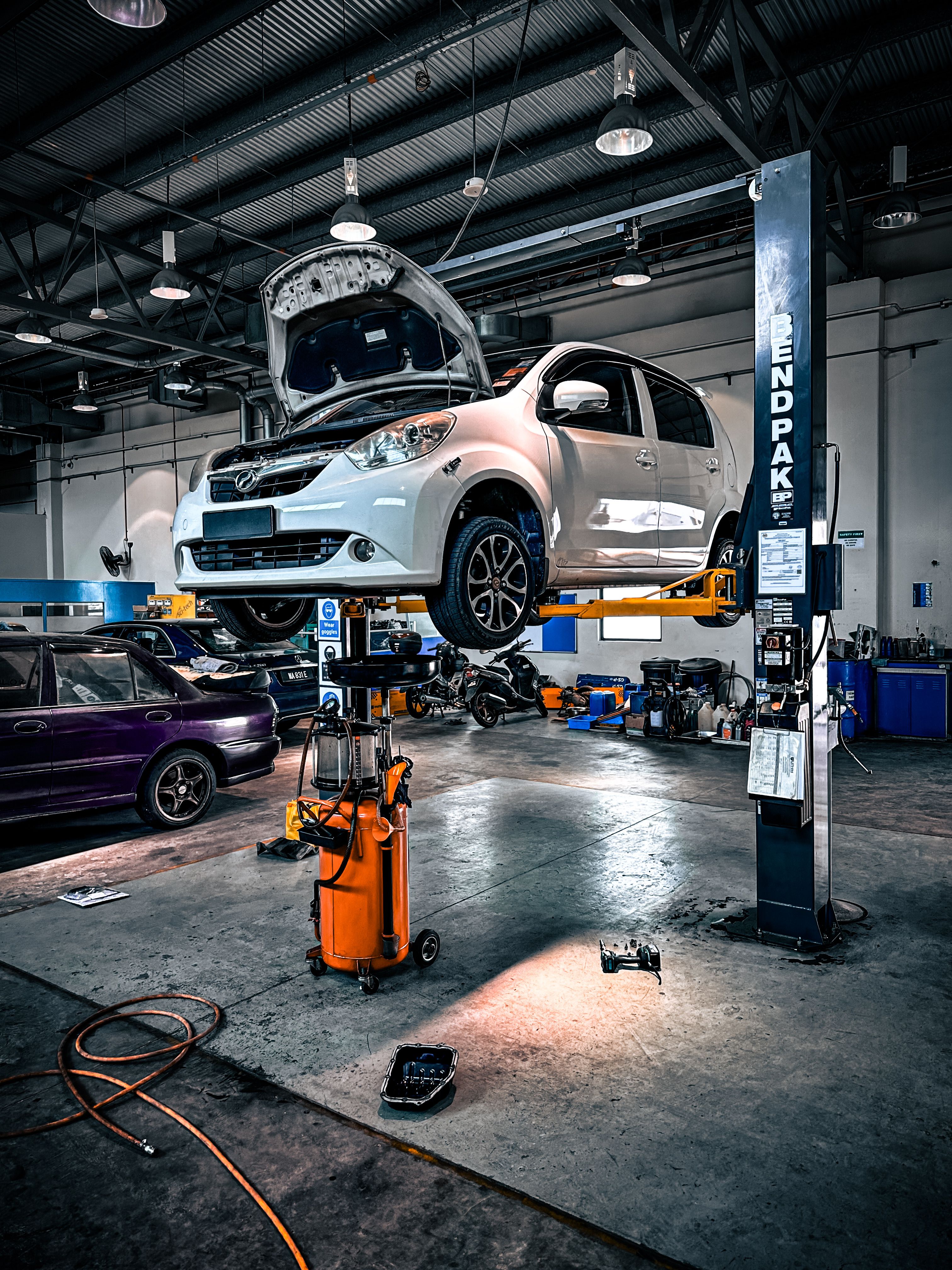 CAR GARAGE